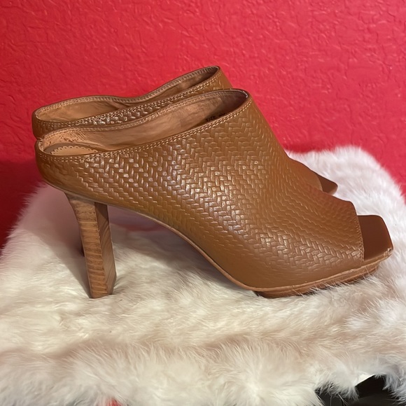 LISA LECROY Tan Brown Woven LEATHER Mules Open Toe Wood HEELS 9M! - Picture 4 of 7